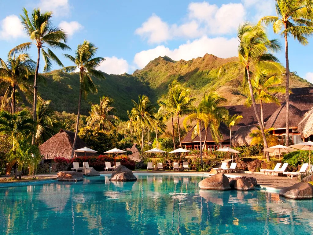  Menggabungkan Kehangatan Tropis dengan Keanggunan Modern: Resort Tropis Modern Terbaik